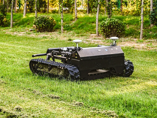The expansion of the application scenarios of the crawler chassis: from lawn mowing to special operations