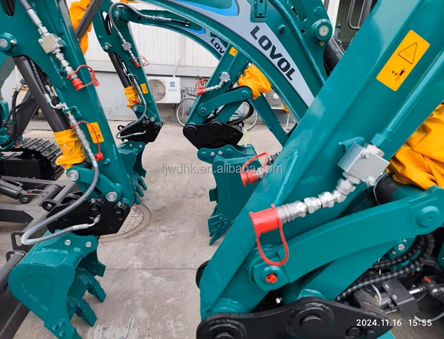 New Product Best Quality LOVOL 1.8 Ton Mini Crawler Excavator with Rubber Track Micro Digger Small Excavators FR18E2-u Machine